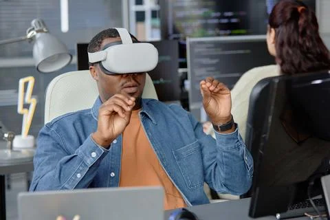 VR Developer Program Coding Working in Goggles Foto stock