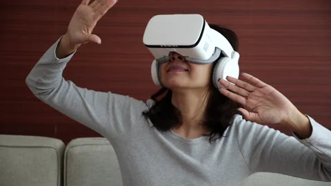 VR glasses Stock Footage 166386131