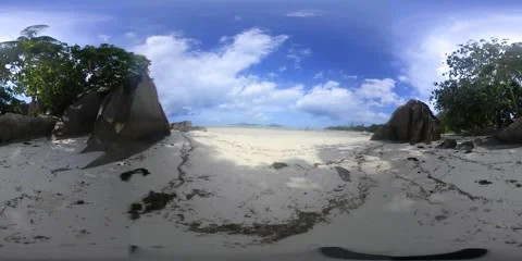 Vr360 view of world famous Anse Source d'Argent beach Stock Footage 341156083