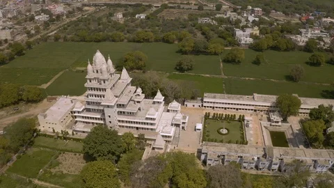 Vrindavan, city of 5000 temples. India, 4k aerial 스톡 동영상 109369653