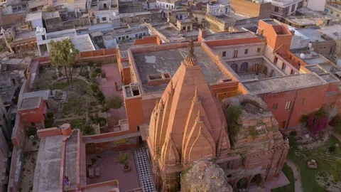 Vrindavan, city of 5000 temples. India, 4k aerial 스톡 동영상 109389047