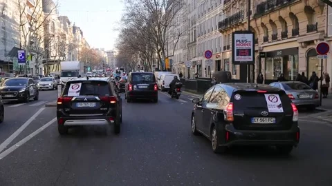 VTC drivers protest in Paris over working conditions during the Olympics, París  Stock Footage 261076122