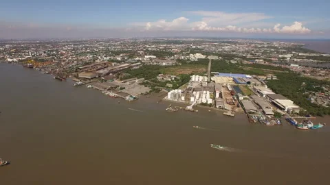 Vue aerienne ensemble maisons eau fleuve Bangkok Thailande Drone Video stock 328579562