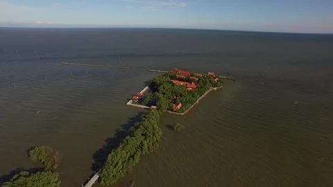 Vue aerienne temple digue eau fleuve mer Bangkok Thailande Drone 3 Video stock 328579637