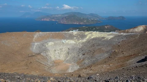 Vulcano crater in Lipari Vídeos de archivo 88629717