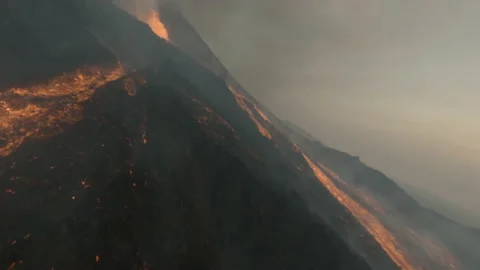 Vulcano Eruption La Palma 2021 - Canary Islands Video stock 168902802