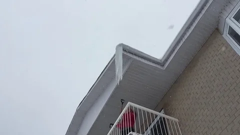VV1013 Killer Icicle drops Vídeo Stock 129399798