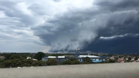 VV1074 Shelf Cloud moves toward Sydney Stock-Footage 129454899