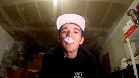 VV1116 Epic Vaper Tricks 5 Vídeo Stock 129460649