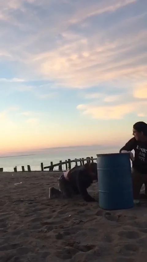 VV1346 Backflip fail results in guy having five stitches 스톡 동영상 129454906