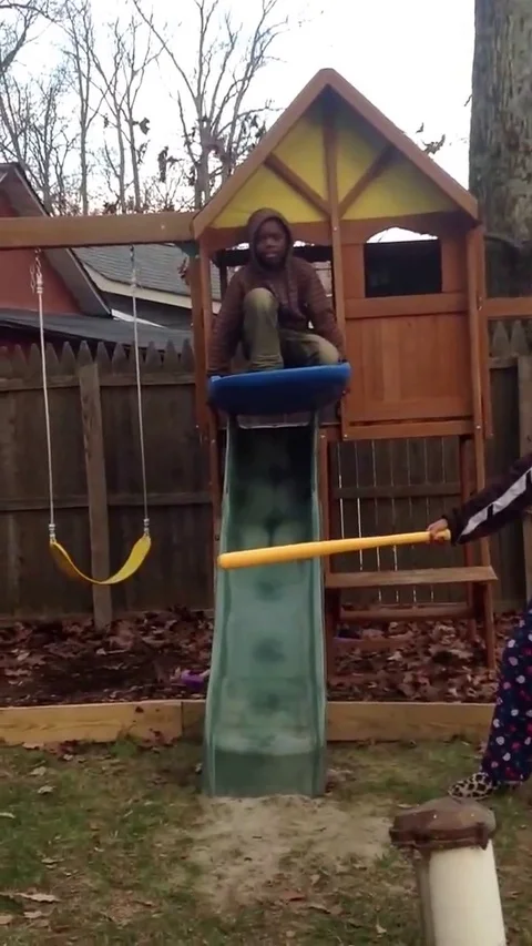 VV139 Epic backyard slide fail! Stockbeeldmateriaal 129400037
