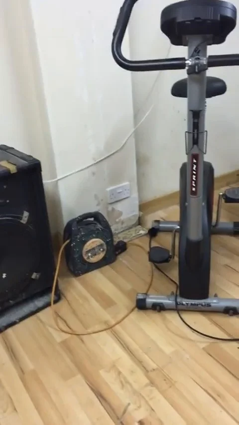 VV1554 Wine + Treadmill = disaster Stock-Footage 129454814