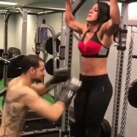 VV1693 Getting your abbs boxed into shape Stock Footage 129406809