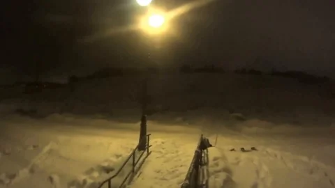 VV1703 Snowboarder eats some rail Stock-Footage 129398961