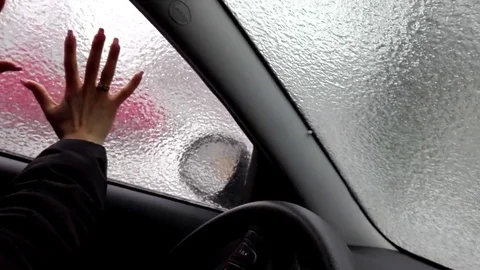 VV1822 When your car window becomes ice Stock-Footage 129458595