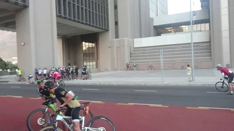 VV1847 Strong wind at 2017 Cape Town Cycle Tour Vidéo 129458306