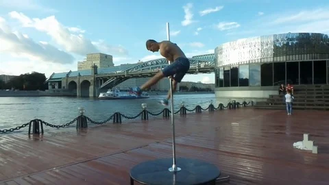 VV1916 Vertical pole fail Stock-Footage 129454720