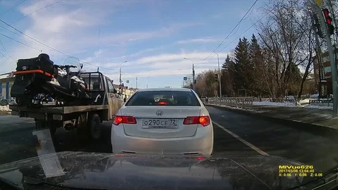 VV1917 It fell off the back of a lorry! Stock-Footage 129458057