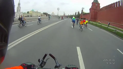 VV1971 Cyclist takes a fall Stock-Footage 129461822