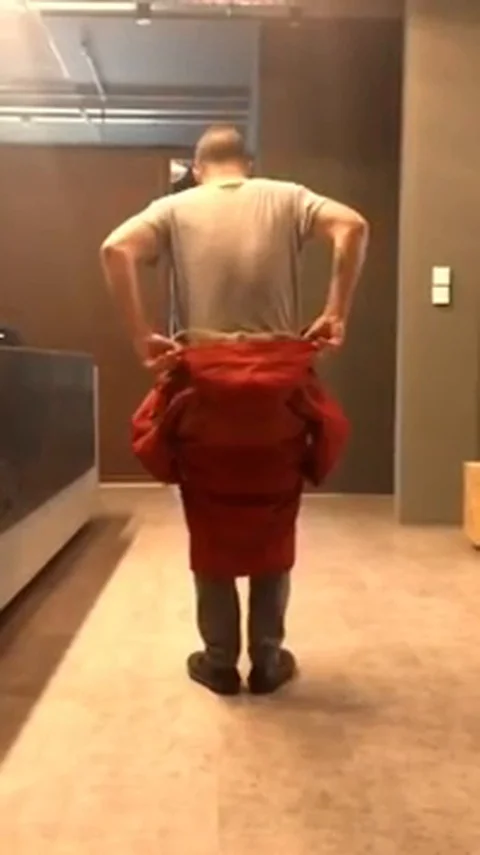 VV2018 How to hide from the cops Stock-Footage 129460101