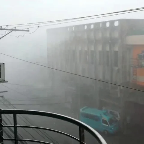 VV227  DRAMATIC FOOTAGE YOLANDA TYPHOON TACLOBAN CITY! 2nd Angle Vídeo Stock 129454954
