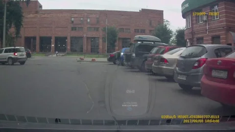 VV2332 Road rage bust up Stock-Footage 129398862