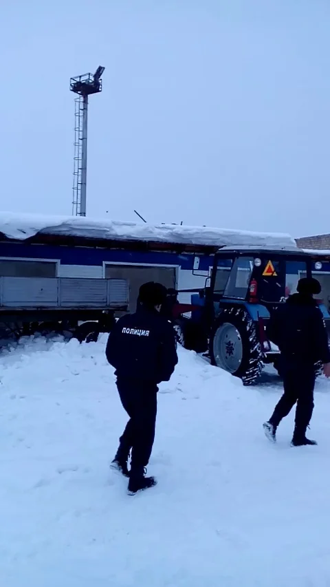 VV2378 Snow removal hack Stock-Footage 129458390