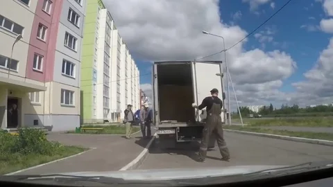 VV2523 When your removal men are useless.. Stock-Footage 129456722