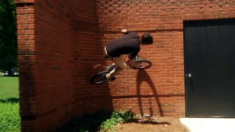 VV2629 Bmx wall stunt Vidéo 129455292