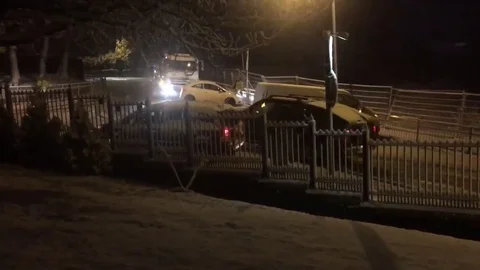 VV2756 Lorry loses control on icy road Stock-Footage 129462035