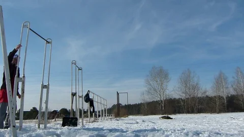 VV2914 Hang bar fail Stock-Footage 129462141