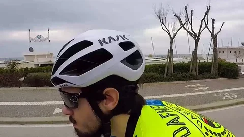 VV3399 Cyclist has sit down lunch on the go Stock-Footage 129459607