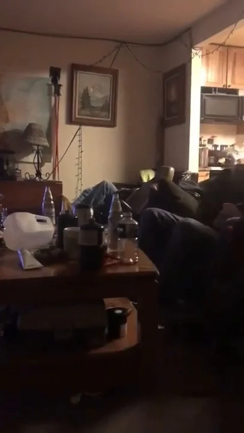 VV3403 Ice cold wake up prank Stock-Footage 129455435