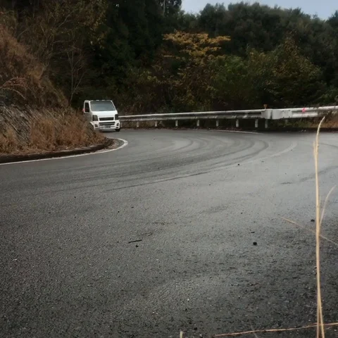 VV3514 Mini Truck does some 180s Stock-Footage 129399296