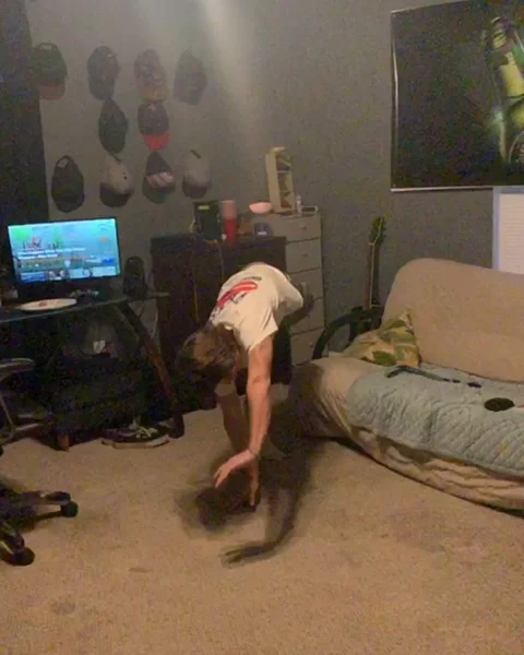 VV3581 Never back flip indoors Stock-Footage 129459631