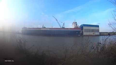 VV383 Boat launch causes a big splash! Stock-Footage 129454473