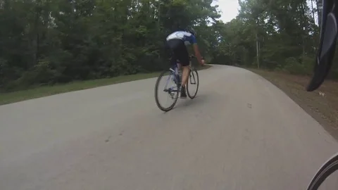VV437 Squirrel crashes into cyclist Vidéo 129454242