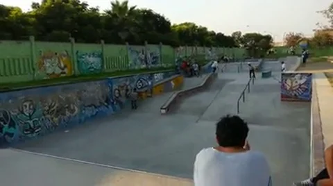 VV595 Half pipe ramp jump fail Vidéo 129408748