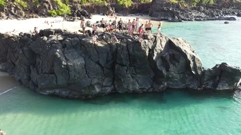Waimea bay cliff jumping Stock Footage 157574834