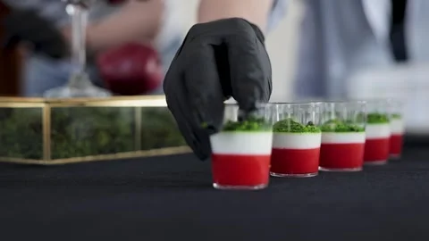 Waiter serving catering food on table Video stock 313669884