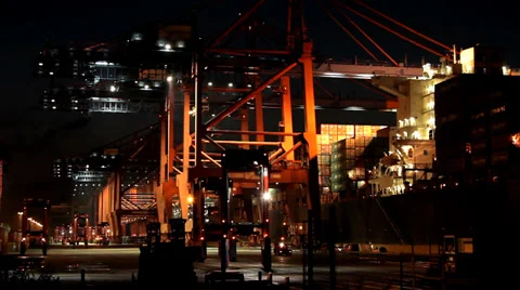 Waiting container-vehicles 스톡 동영상 31965193