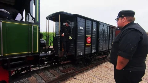 Waiting for the departure of the classic train Video stock 116186358