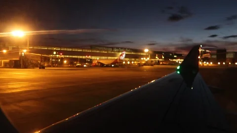 Waiting for Departure while in an Airplane Vidéo 113533961