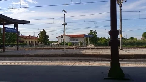 Waiting for the train Video stock 281012821