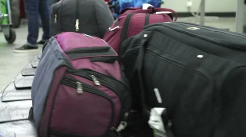 Waiting for Your Luggage. Vidéo 56718129