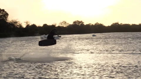 Wake Boarder Doing Half-Somersault Video stock 200845171