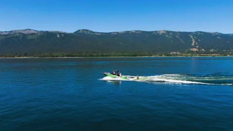 Wake Boarder- Hanging in wake Stock Footage 141080130