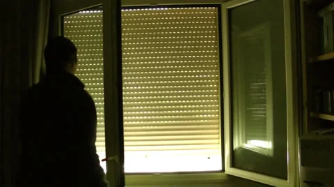 Wake up in the morning. Vídeos de archivo 37137716