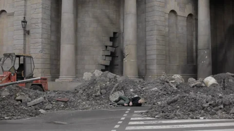 Waking up in Destroyed London 動画素材 33806291