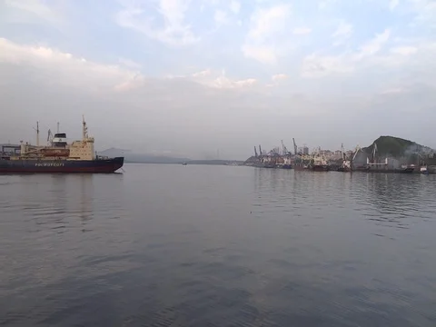 Waking up the port Vídeo Stock 79203789